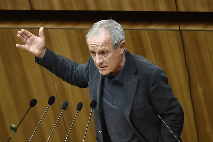 "Angst habe ich noch nie gehabt. ... Mein Body braucht keinen Guard." - Peter Pilz macht alle seine Stunts selber.