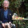 Peter Handke am 10. Oktober im Garten seines Hauses in Chaville bei Paris – am Tag, als ihm der Literaturnobelpreis zuerkannt wurde 