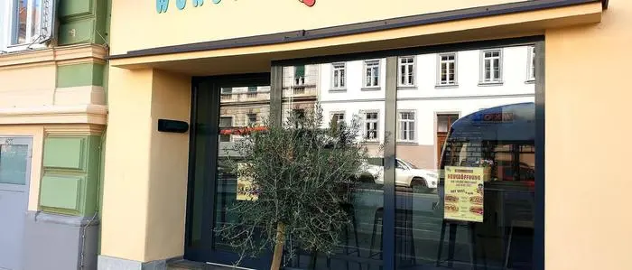 Der „Würstl Scheich“ in der Conrad-von-Hötzendorf-Straße