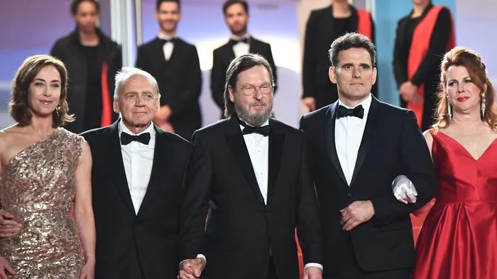 Bruno Ganz (zweiter von links) mit Sofie Grabol, Lars Von Trier und Matt Dillon beim Filmscreening von "The House that Jack Built" bei den Filmfestspielen Cannes 2018.