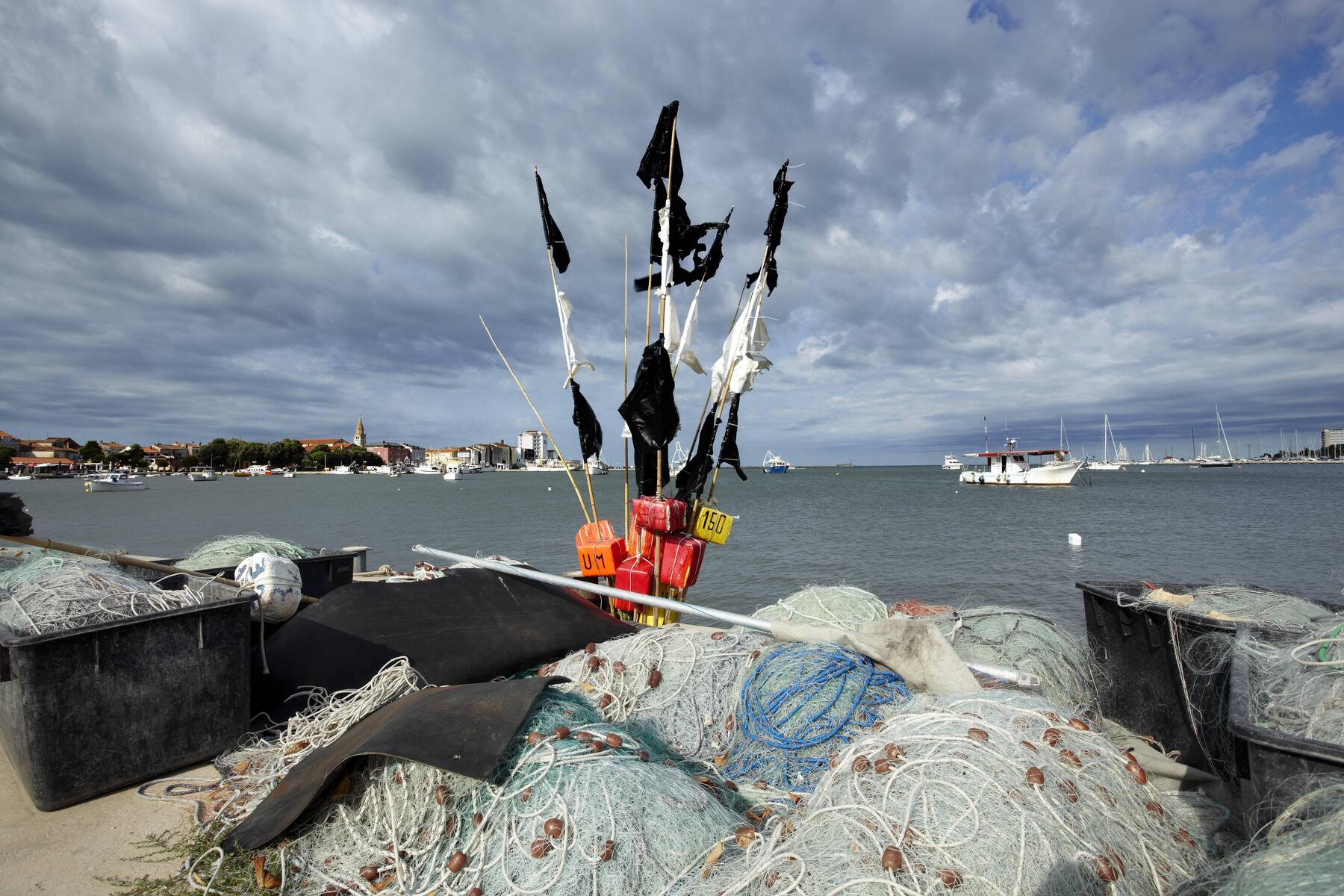 Fisch-Wilderer sind im Meer vor Urlaubsinseln in Kroatien unterwegs