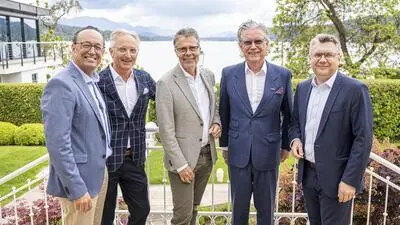 Christian Stattmann, Hubert Koller, Walter Veit, Sigi Moerisch und Markus Gratzer beim Branchentreffen | Christian Stattmann, Hubert Koller, Walter Veit, Sigi Moerisch und Markus Gratzer vor dem Jilly Beach in Pörtschach am Wörthersee 
