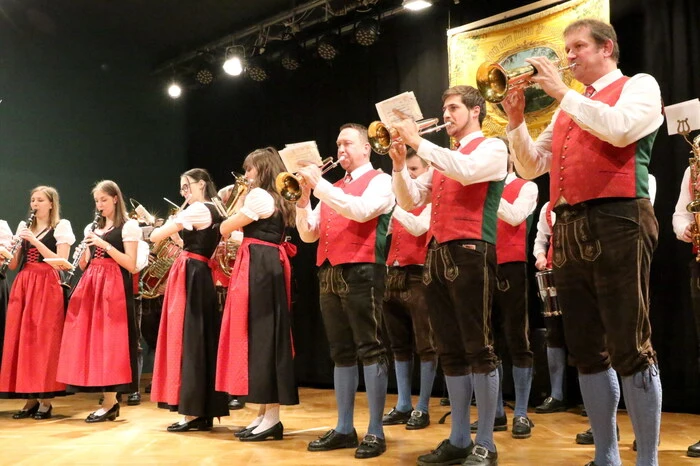 Übrigens: Ein Video vom Jubiläumsabend in Kraig gibt es auf Facebook Kleine Zeitung St. Veit/Feldkirchen zu sehen! 