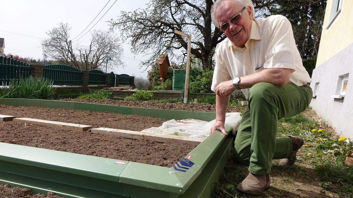 So sieht Alfred Kulmers Schneckenzaun im Garten aus