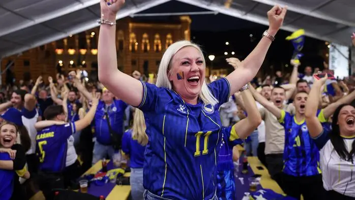 Nicht nur die Fans der bosnischen Mannschaft sind Feuer und Flamme für ihr Land 