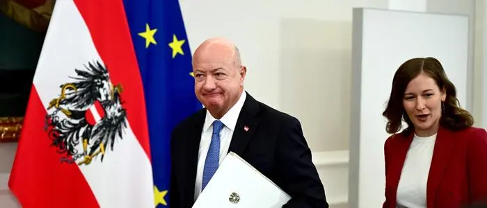 Bundeskanzler Christian Stocker (ÖVP) und Bundesministerin Claudia Bauer (ÖVP)