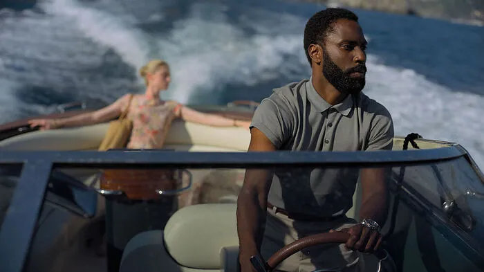 Elizabeth Debicki und John David Washington in "Tenet"