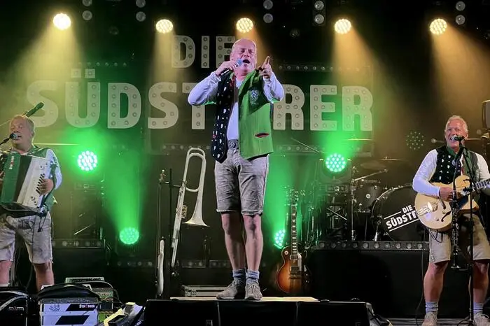 Highlights des Dreitagefestes waren die Gastauftritte von Bianca Holzmann, Die Südsteirer und Schlagersänger Oliver Haidt.