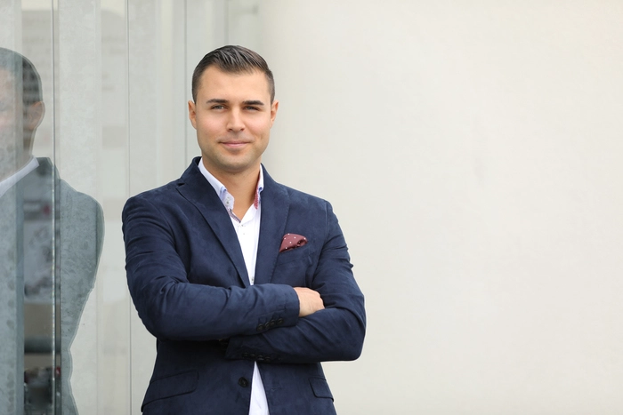 Mag. Theodor Russinov