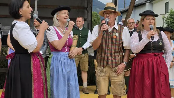„Am Sunntog ist Scheiflinger Kirtag, da kemman die Tabakraucher zaum ...“ – das bekannte Tabakraucherlied durfte auch heuer beim Scheiflinger Kirtag nicht fehlen.