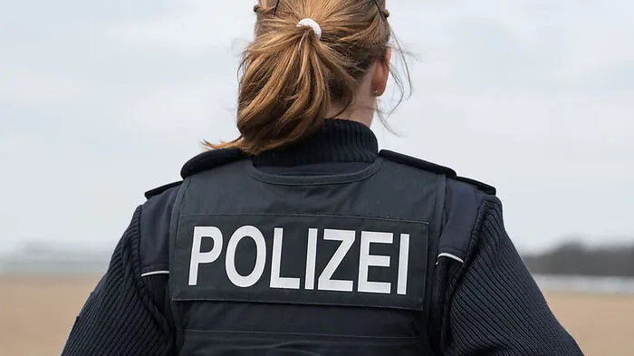 Polizistin von Gast gebissen
