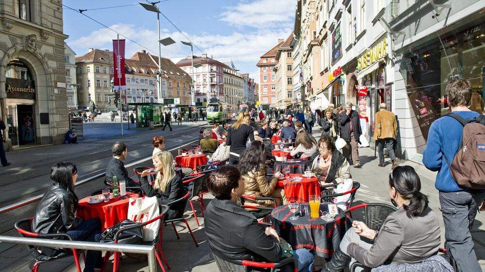 Größere Gastgärten mit mehr Abständen zwischen den Plätzen. Dies soll in Graz möglich werden. Allerdings fürchtet man die Bürokratie (Foto Sujet)