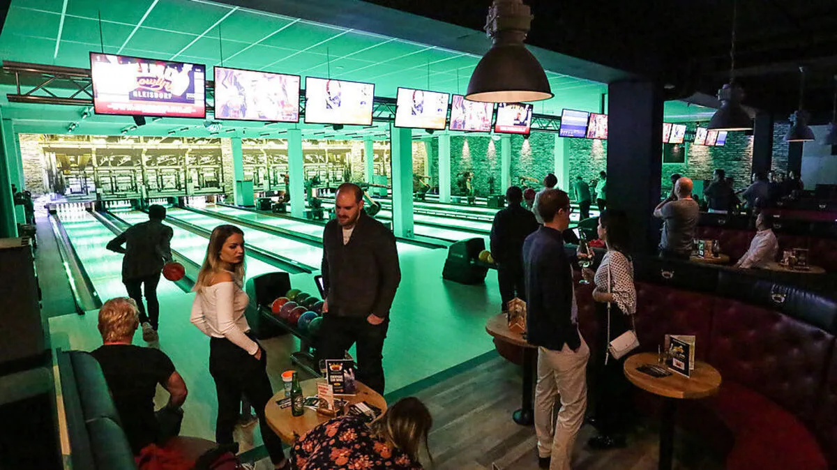 Das Bowling-Center mit seinen zehn Bahnen