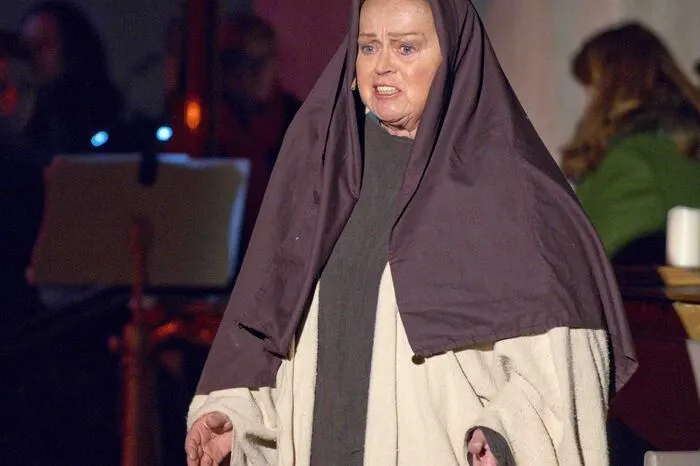 In der Knittelfelder Stadtpfarrkirche wurde von zahlreichen Mitwirkenden das Passionsspiel „Stabat Mater“ aufgeführt.