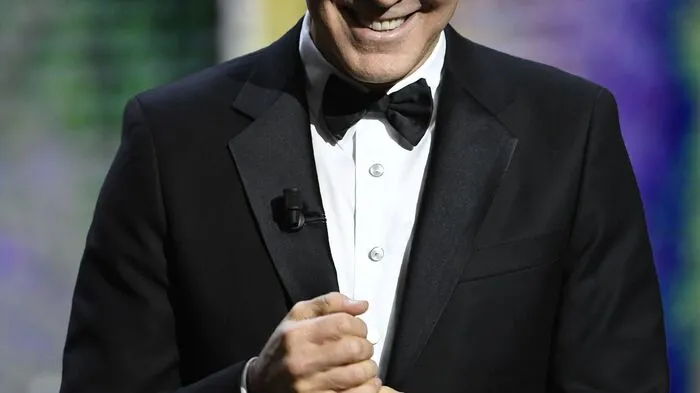 Er kam, siegte und lächelte: Hollywoodstar George Clooney. Am Freitag wurde ihm der Ehren-Cesar verliehen.