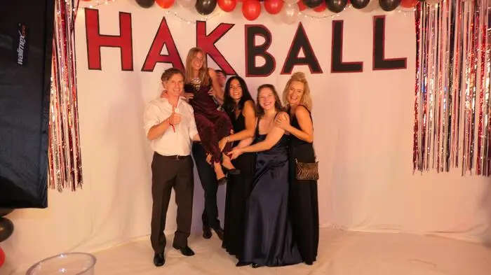 Ein gemeinsames Foto erinnert an den Maturaball