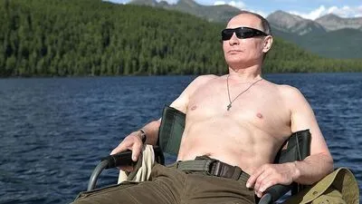 Putin am Bergsee