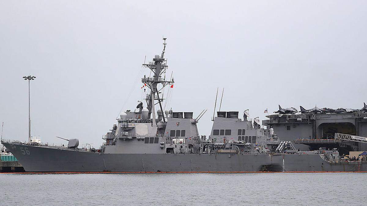 Die &quot;USS John S. McCain&quot; nach der Kollision