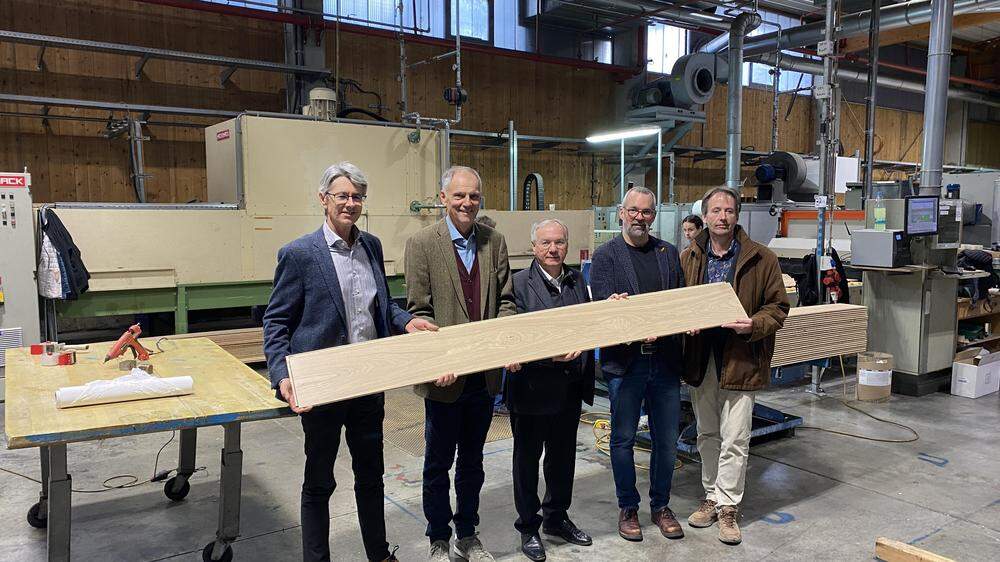 Scheucher Holzindustrie gilt durch seine ökologischen Investitionen als Flaggschiff der Bioökonomie, ist sich das Steirische Vulkanland sicher