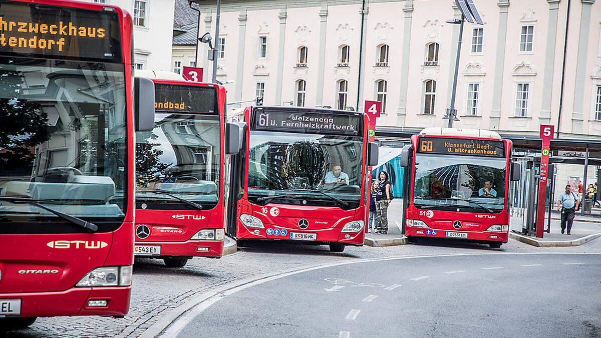 In einem Stadtwerkebus wurde der Mann verhaftet (Symbolfoto)