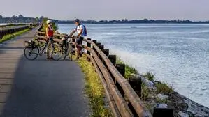 Der Ciclovia Alpe Adria, der Radweg von Salzburg ans Meer, endet in Grado