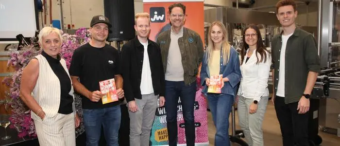 Manuela Weinrauch (WKO Regionalstelle), Marco Marina, Sebastian Friedl (Obmann JW); Referent Hans Lercher, Viktoria Hirt, Martina Konrad (GF JW Steiermark) und Julian Scherr (v. l.)