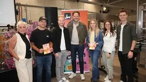 Manuela Weinrauch (WKO Regionalstelle), Marco Marina, Sebastian Friedl (Obmann JW); Referent Hans Lercher, Viktoria Hirt, Martina Konrad (GF JW Steiermark) und Julian Scherr (v. l.)