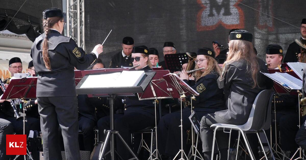 Auftakt-der-Platzkonzerte-Bergkapelle-Leoben-Seegraben-mit-musikalischem-Danke-f-r-die-Mamas
