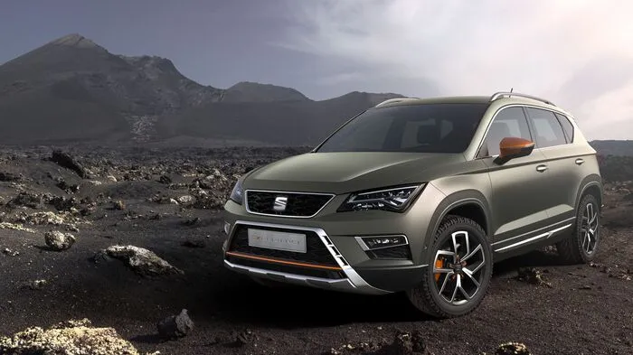 Es ist ja so: Der durchschnittliche Ateca-Fahrer wird 95 Prozent der Zeit auf Asphalt fahren, nur fünf Prozent wagen die Fahrt im Gelände oder im Schnee. Mit dem Ateca X-Perience soll sich das Verhältnis allerdings neu sortieren, so dass 75 Prozent der Kunden weiterhin konventionell Auto fahren, aber sich ganze 25 Prozent ins Offroad-Abenteuer stürzen.