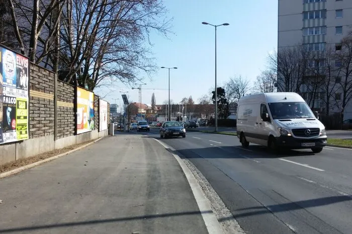 Dann gehts auf der Ostseite des Gürtels weiter. Da fehlen noch die letzten Markierungen.