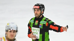 ICE-Schiedsrichter Christoph Sternat