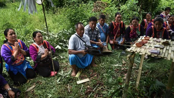 Unvorstellbares mussten Angehörige und Freunde über neun Tage durchmachen, dann die Freudensmeldung: Die in einer Höhle in Thailand vermissten Jugendfußballer und ihr Trainer sind am Leben.