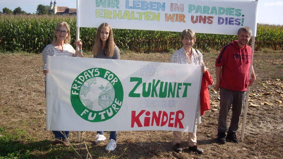 Setzen sich für das Klima ein: Die Stainzer Roswitha Weitzer, Lilly Lamprecht, Irmgard Kratochwill und Georg Lamprecht (von links)	KK	 