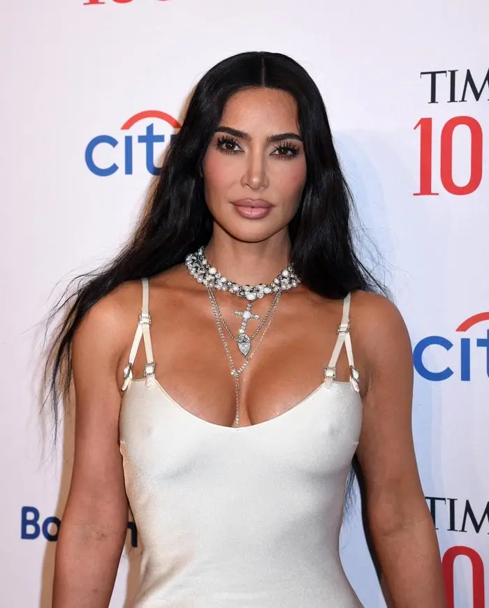 Nach ihrer Liaison mit Comedian Pete Davidson soll Kim Kardashian sich nun für Tom Brady interessieren