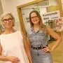 Obfrau Anita Buchgraber (rechts) mit Obfrau-Stellvertreterin Gudrun Eggenreich in der Kunstschule in Weiz