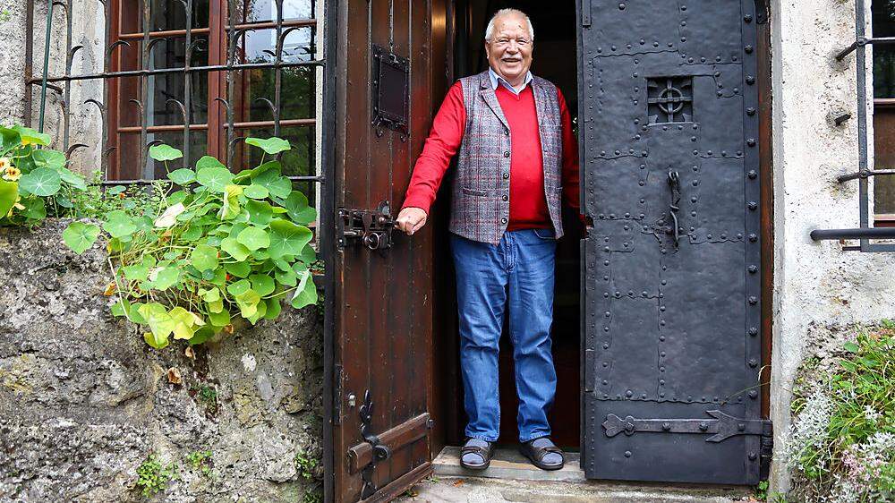Hans Widrich öffnet der Kleinen Zeitung die Tür zu seinem Kupelwieserschlössl am Mönchsberg in Salzburg