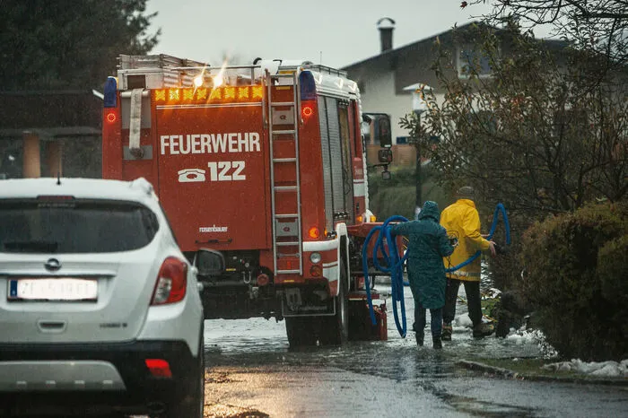 In Muhr im Lungau wurden die Bewohner wegen der Muren- und Hochwassersituation dringend angehalten, ihre Wohnhäuser nicht zu verlassen.
