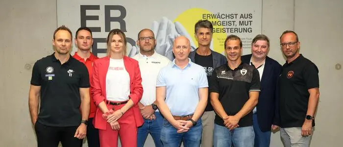 Sie lancierten einen (lauten) Hilferuf an die nächste Stadtregierung: Thomas Tebbich (SK Sturm), Lukas Kokail (GAK), Maria Repelnig (UBSC-DBBC Graz),  Christoph Kipperer (Graz Giants), Martin Mitter (UBSC Graz), Sebastian Eger-Mraulak (UBI Graz), Frederick Laure (UVC Graz), Michael Schweighofer (HSG Graz) und Bernd Vollmann (99ers, von links)