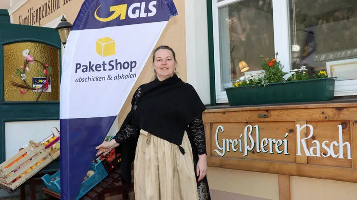 Caroline „Caro“ Holleis freut sich auf Ihren Besuch in der Greißlerei und am Ostermarkt in Bodensdorf am Ossiacher See.