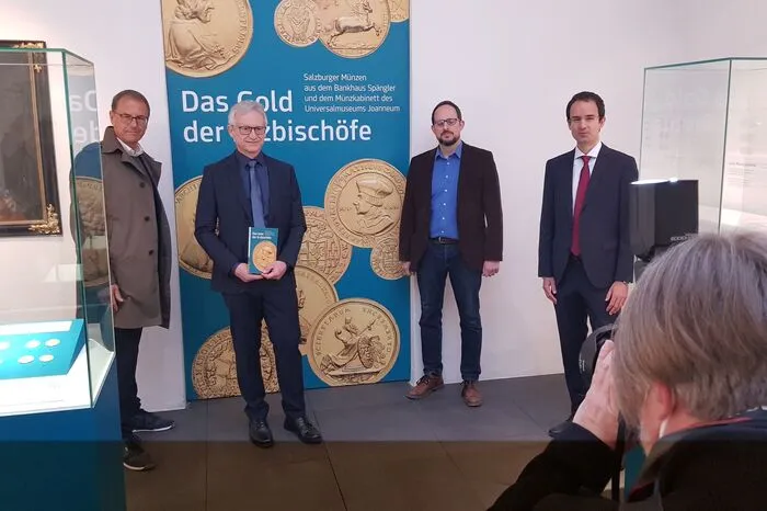 Wolfgang Muchitsch (Geschäftsführer Universalmuseum Joanneum), Karl Peitler (Leiter des Münzkabinetts und Kurator), Daniel Modl (Universalmuseum Joanneum) und Co-Kurator Erich Erker (Bankhaus Spängler)