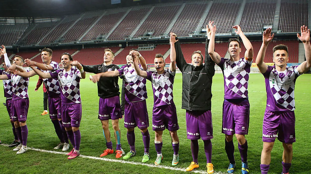 Die Austria könnte künftig in der Erste Liga und der Kärntner Liga jubeln