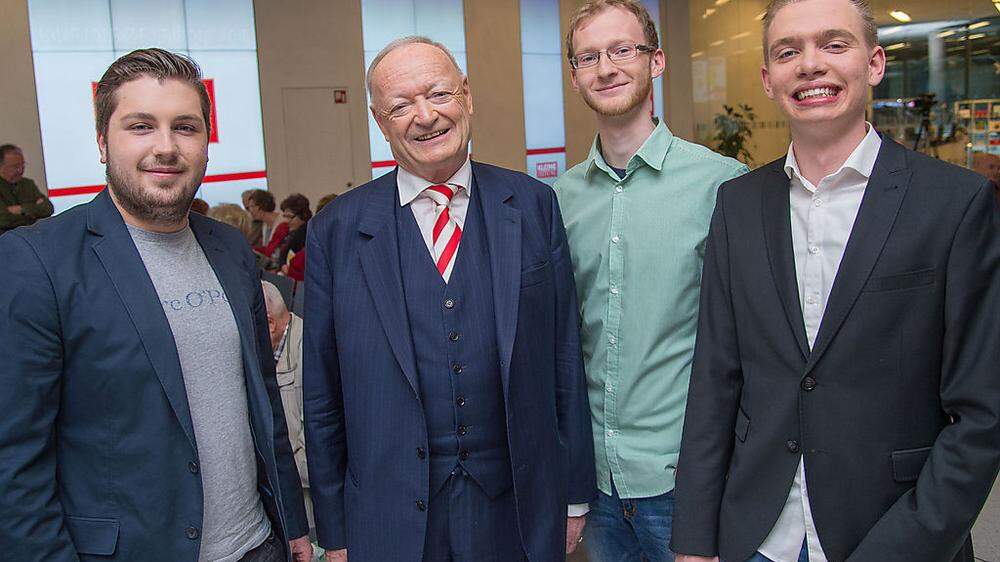 Andreas Khol mit Benedikt Quinz, Florian Supé und Martin Huber von der jungen Jury