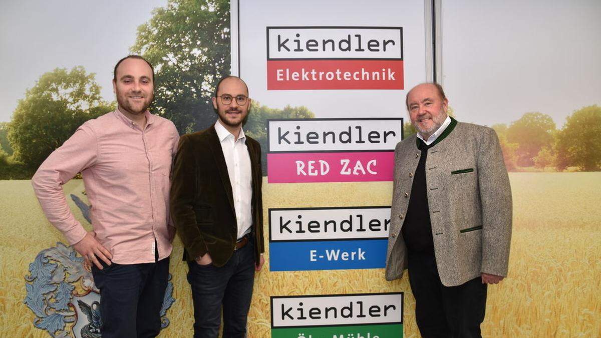 Investieren in die Zukunft des Betriebes: Paul Kiendler, Ulrich Kiendler und Paul Kiendler junior (von rechts)
