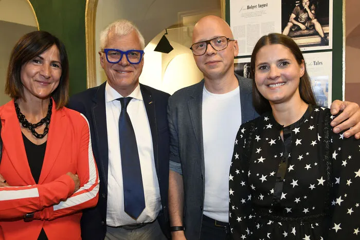 Die Schuhdynastie Rieder, unmittelbare Nachbarn der neuen Fotogalerie und von Fashion-Mode Zinell am Spittaler Hauptplatz.