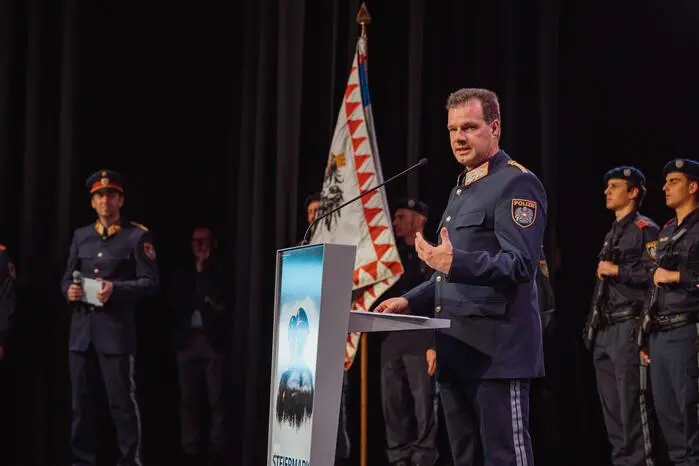 „Ich danke allen, die mit Mut und Engagement ihren Dienst für die Gesellschaft antreten und somit ihren Beitrag für die Sicherheit in der Steiermark leisten“, so Landespolizeidirektor Gerald Ortner.
