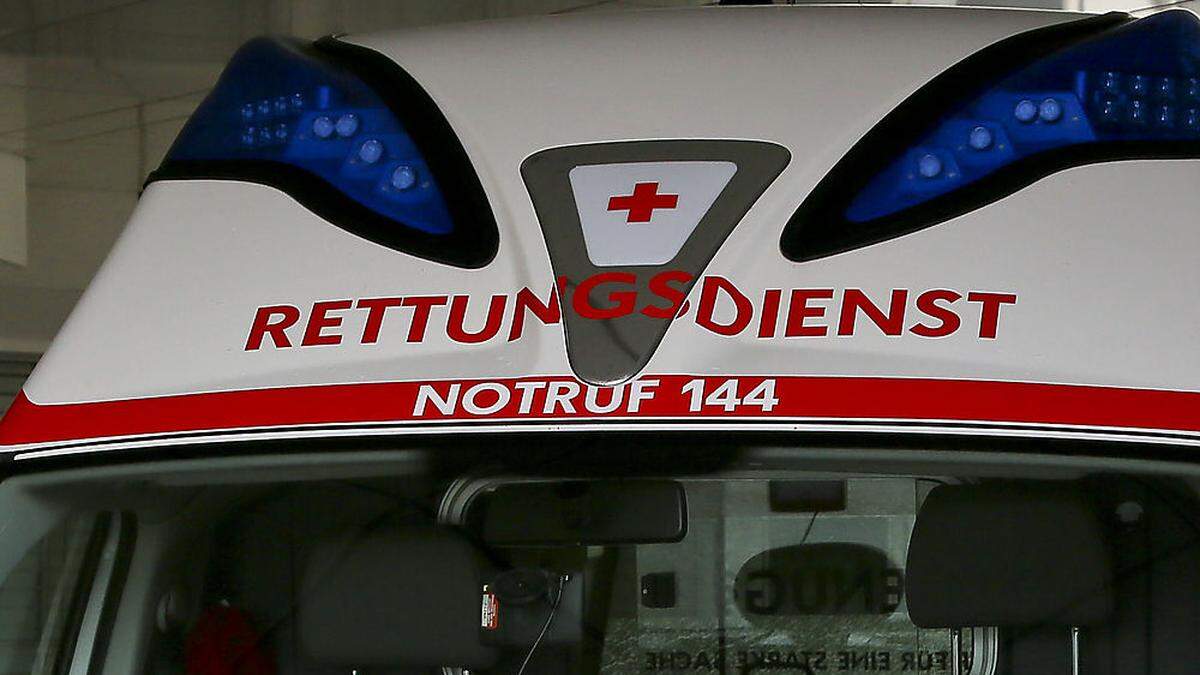 Nach der Erstversorgung durch den Notarzt wurde der Verletzte ins Klinikum Klagenfurt gebracht (Symbolfoto)