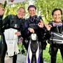 Erfrischte Taucherinnen des Klagenfurter Tauchshops, der auch Tauchkurse anbietet