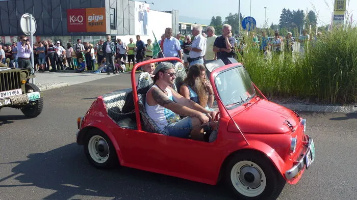 Dass Franz Wurm vom Gasthaus und Oldtimerklub „Zum Wurmerl“ sein 11. Oldtimertreffen am vergangenen Sonntag wegen Schlechtwetters um eine Woche verschoben hatte, war letztendlich eine goldrichtige Entscheidung.
