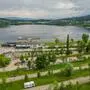 Die Drohnenaufnahme des Längsees samt Strandbad. | Der Längsee ist ein beliebtes Ausflugsziel