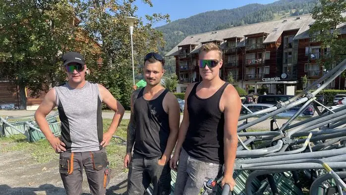 Die Kreischberg-Mitarbeiter Mario Höfl, Armin Weilharter und Tobias Hofer im „Sesseleinsatz“